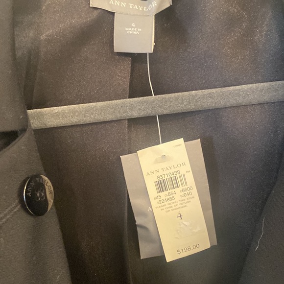 Ann Taylor Cropped Tailored Jacket, 4, New w/ tags - Picture 2 of 4